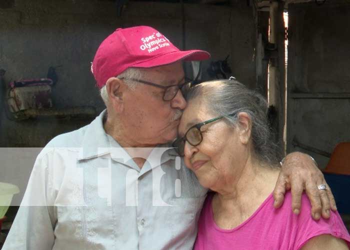 Foto: Premios de Crónica TN8 para una madre valerosa / TN8