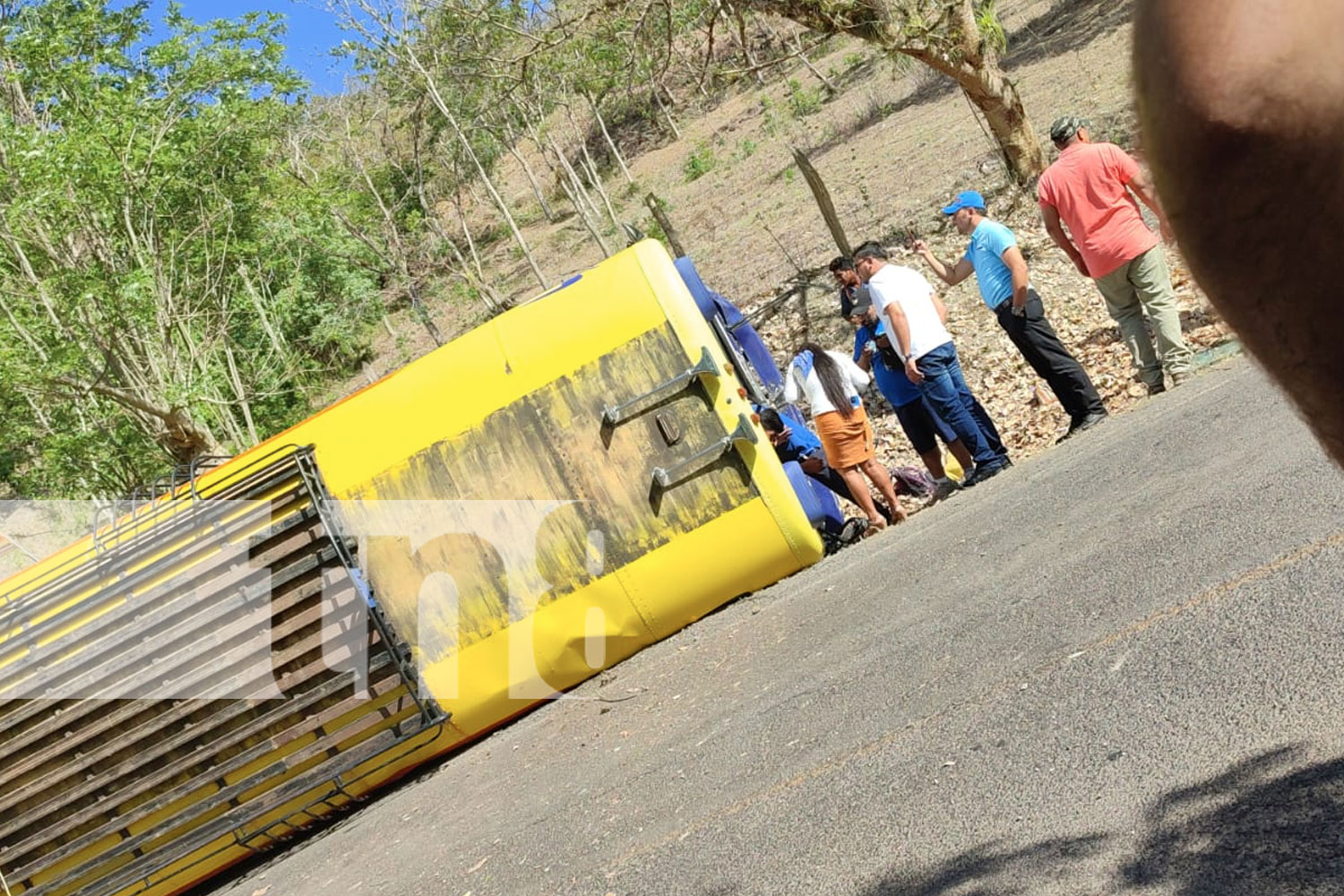 Foto: Vuelco de bus en trayecto Matagalpa - El Cuá - Bocay / TN8