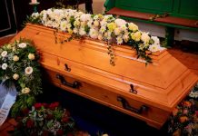 Anciana dada por muerta 'resucita' en la funeraria