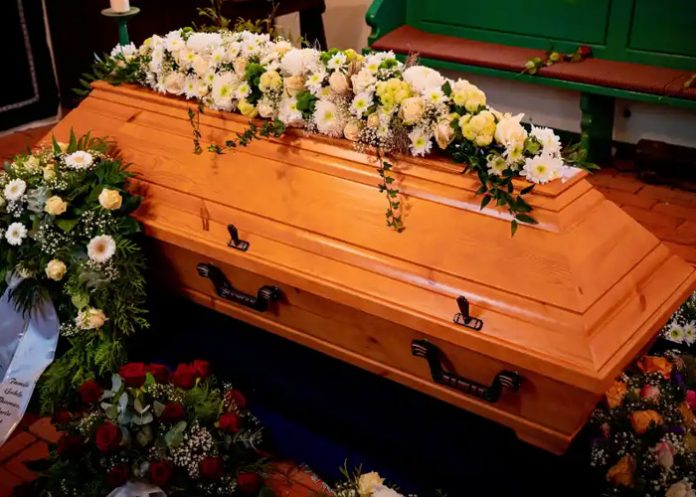 Anciana dada por muerta 'resucita' en la funeraria