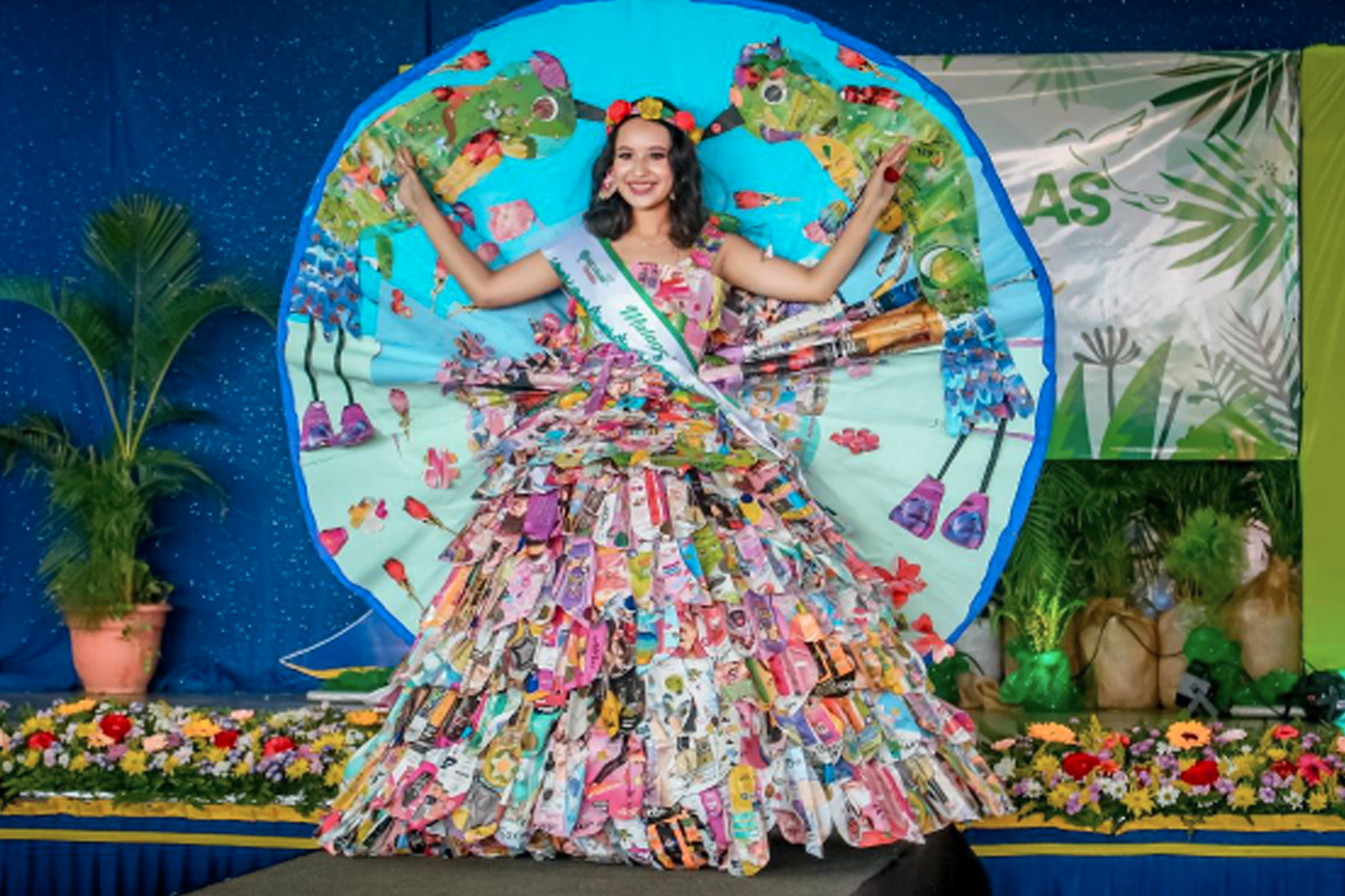 Foto: Elección de la Reina de la Madre Tierra en el Concurso de Escuelas Verdes/Cortesía