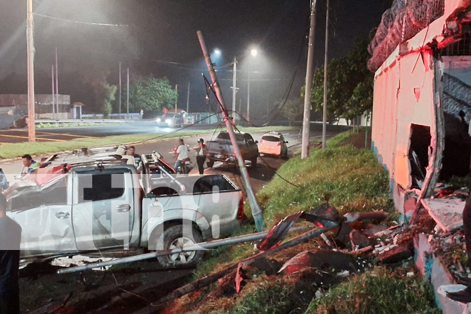 Foto: Vivos de milagro tras un fuerte accidente en el km 9 de la carretera nueva a León/TN8