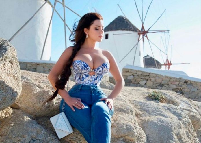 Demi Rose explota las redes sociales