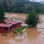 Foto: 44 personas evacuadas por incontrolables lluvias en Costa Rica