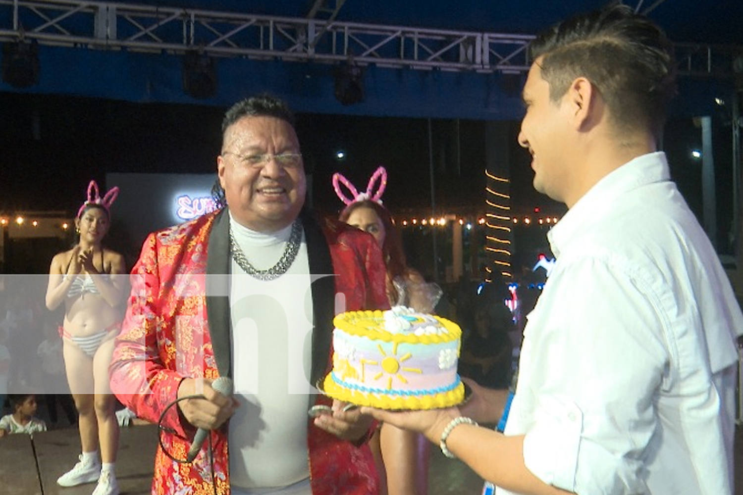 Foto: ¡Celebración en Grande! Gustavo Leyton festeja 62 años y 45 años de trayectoria artística/TN8