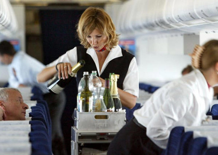 Beber guaro durante un vuelo podría ser mortal