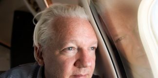 Foto: Camino a la libertad, Julian Assange hace escala en Tailandia/ Cortesía