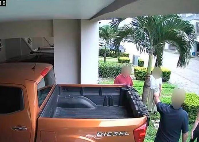 Foto; Video revela el atroz asesinato en donde un hombres es arrinconado en un condominio en Escazú/ Cortesía