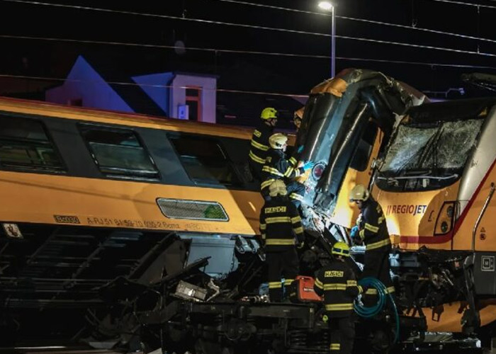 Accidente de trenes deja muertos y heridos en República Checa