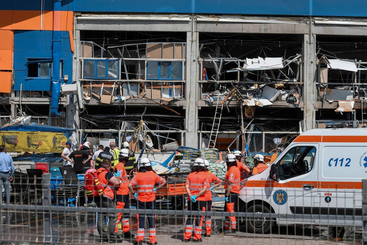 Foto: Tragedia en Rumanía: Explosión en tienda de bricolaje deja 13 heridos/TN8