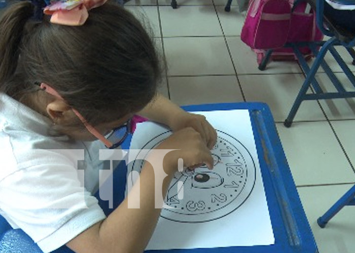 Foto: Reforzando conocimientos: Teleclases en la enseñanza del uso del reloj /TN8