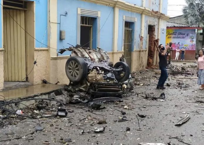 Foto: Tres muertos deja explosión de cochebomba en Colombia /Cortesía