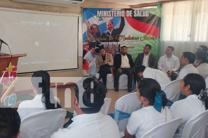 Foto: Médicos del Caribe Norte se capacitan en simposio de medicina interna/TN8