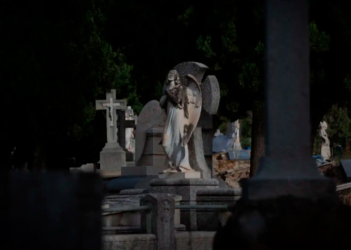 Foto: Sacan por "curiosidad" el cadáver de una tumba en Brasil /Cortesía