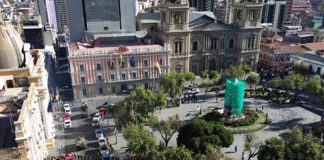 Foto: Militares de Bolivia se retiran de la plaza Murillo en La Paz /Cortesía