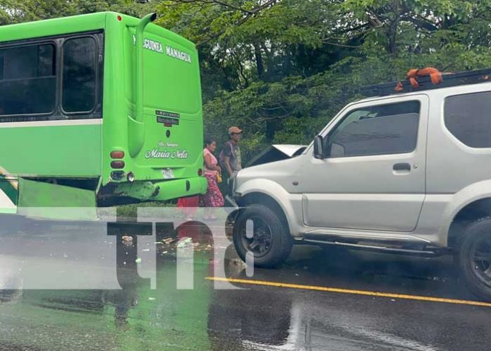 Foto: Choque entre Jeep y autobús en Juigalpa dejó cuantiosas pérdidas materiales/TN8