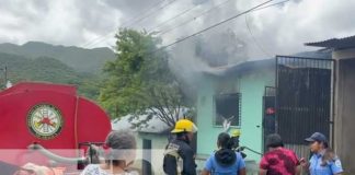 Foto: Incendio destruye vivienda de directora de albergue en Somoto/ TN8