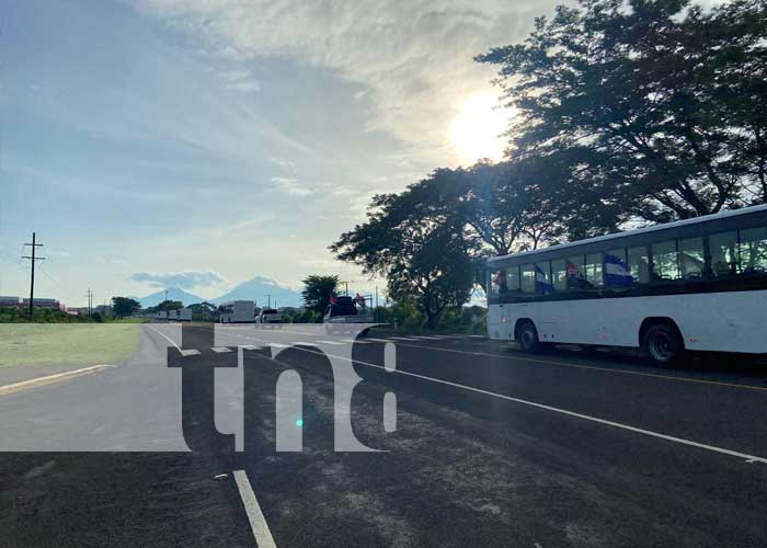 Foto: Militancia celebra llegada de buses chinos en Chinandega/ TN8