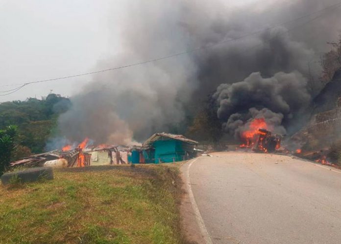 Foto: Camión de gas explota dejando varios muertos en Colombia /Cortesía