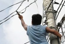 Foto: Muere electrocutado mientras intentaba robar cables en un barrio de Brasil /Cortesía