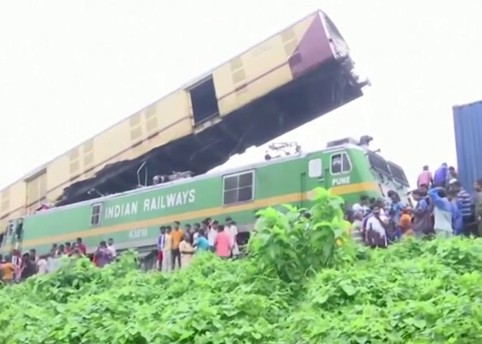 Foto: Ocho muertos en un choque de trenes en el este de India /Cortesía