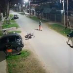 Foto: Someten a ladrón que quería robar a conductor de moto /Cortesía