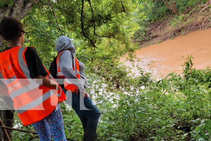 Foto: Búsqueda sin éxito: Rescate de Randy López en el río Ochomogo continúa/TN8