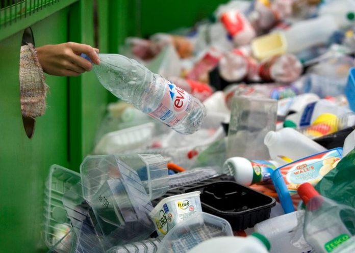 Foto: Países de la Unión Europea aprueban leyes para reducir las botellas de plástico / Cortesía