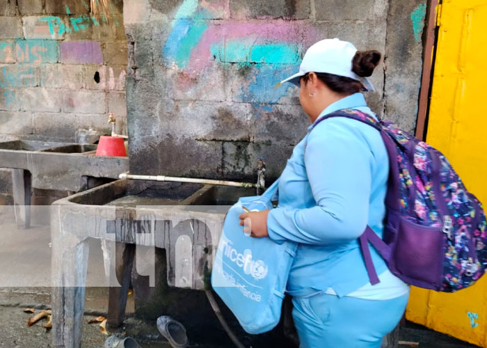 Foto: Abatización para eliminar zancudos en Managua / TN8