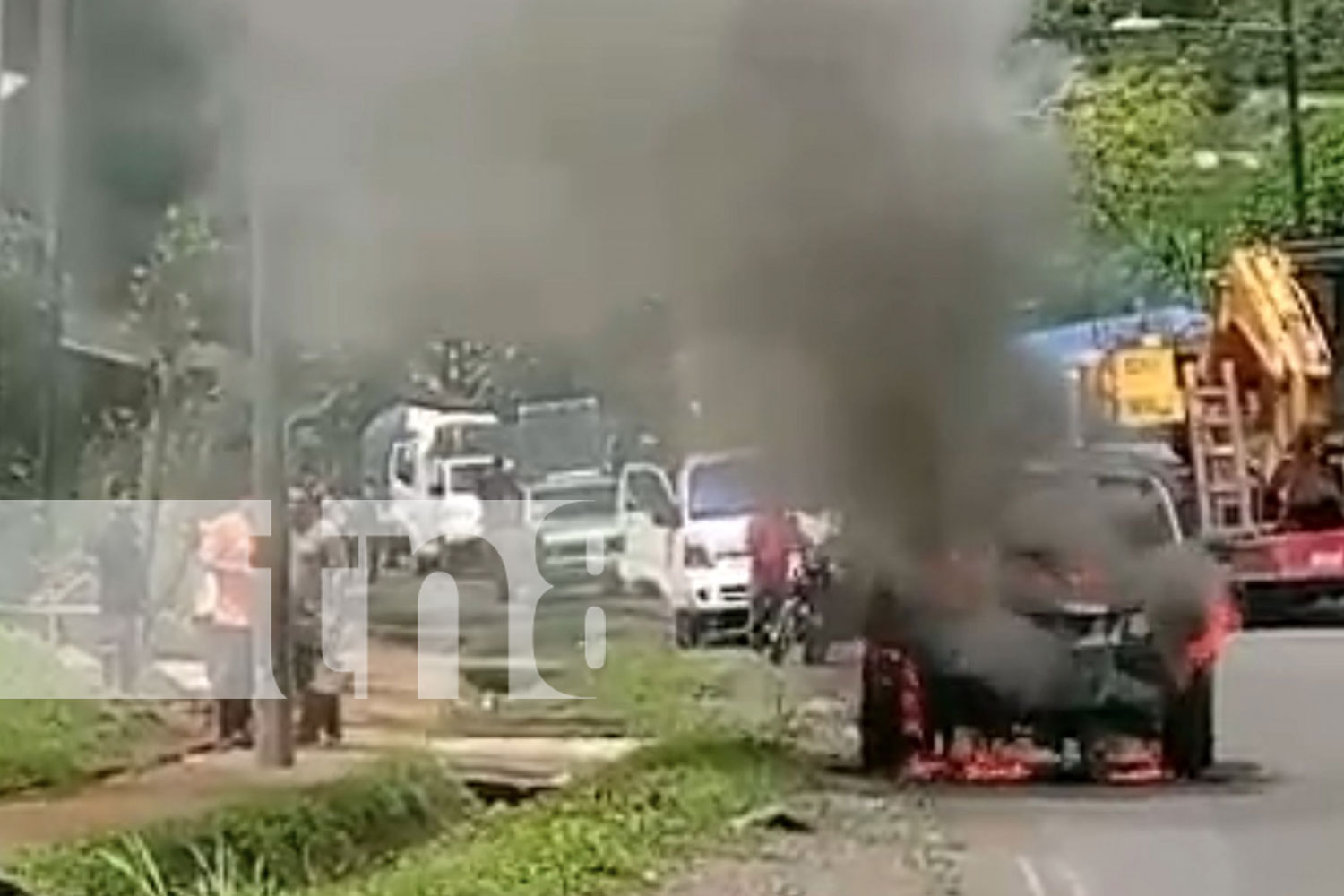 Foto: Vehículo toma fuego en La Dalia, Matagalpa / TN8