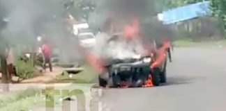 Foto: Vehículo toma fuego en La Dalia, Matagalpa / TN8
