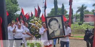 Foto: Homenaje a la heroica enfermera, Bertha Calderón / TN8