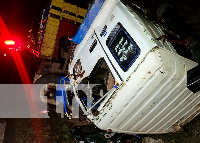 Foto: Choque de camioneta y camión en Boaco / TN8