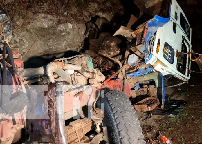 Foto: Choque de camioneta y camión en Boaco / TN8