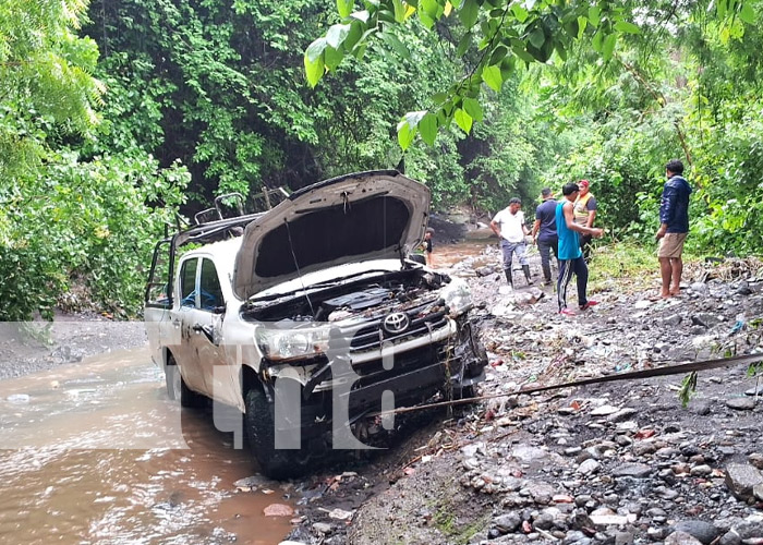 Foto: Camioneta arrastrada por corrientes en Valle Gothel, Veracruz, Managua / TN8