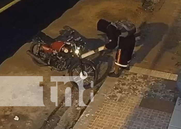 Foto: Robo de una moto estacionada en Estelí / TN8