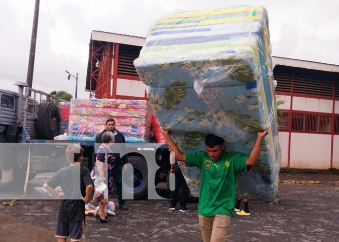 Foto: Entrega de kits de emergencia por lluvias en Chinandega / TN8