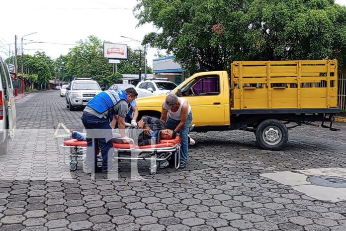 Foto: Choque de camioneta con moto en Managua / TN8