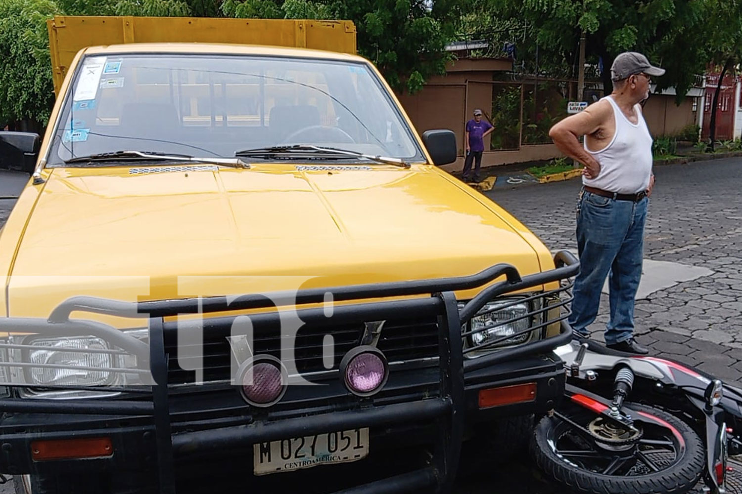 Foto: Choque de camioneta con moto en Managua / TN8