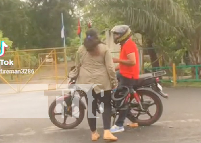 Foto: Agresión de una mujer a un motociclista en Managua / TN8