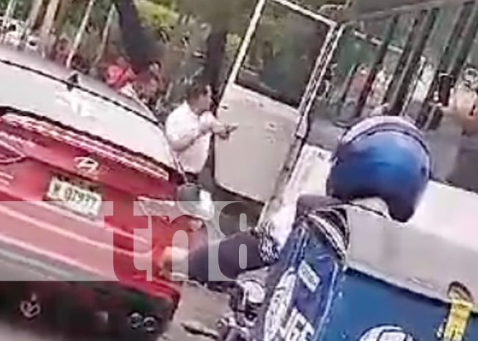 Foto: Agresión entre taxista y busero en Managua / TN8