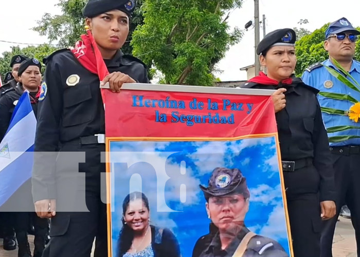 Foto: Homenaje a Zayra Jurissa López, heroína de la paz / TN8