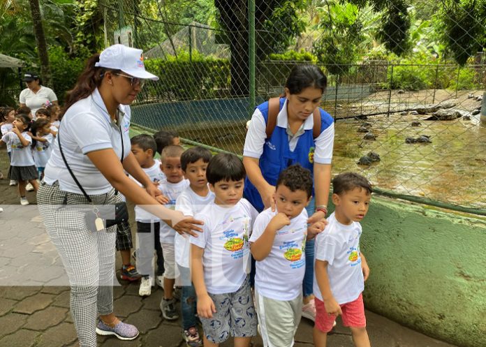 Foto: Zoológico Nacional con estudiantes de CDI / TN8