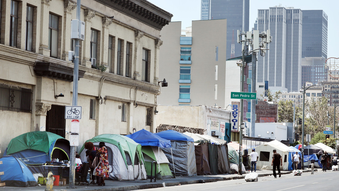  Foto: Se desmantelan campamentos de personas sin hogar en California/ Créditos