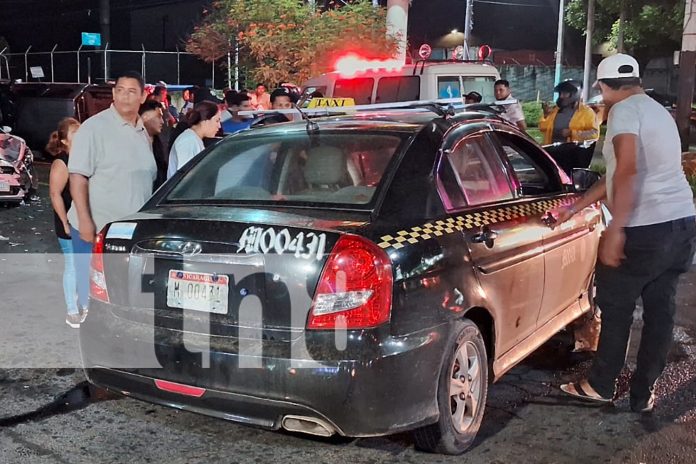 Foto: Fuerte accidente en el sector del Guanacaste paralizó el tráfico en plena madrugada/TN8