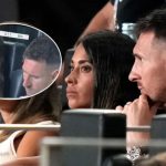 Foto: Antonela Roccuzzo intentando ver el celular de Messi /Cortesía