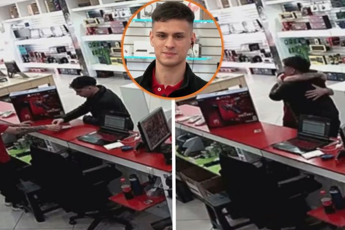 Foto: Joven llora tras comprarse Playstation 5 /Cortesía