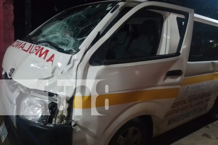 Foto: Ambulancia choca contra semoviente en Rivas/TN8