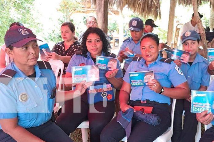 Foto: Lanzan cartilla de cuidado del oído para prevenir la sordera en Siuna / TN8