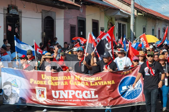 Foto: León celebra 45 años de liberación del Fortín de Acosasco con multitudinaria caminata/TN8